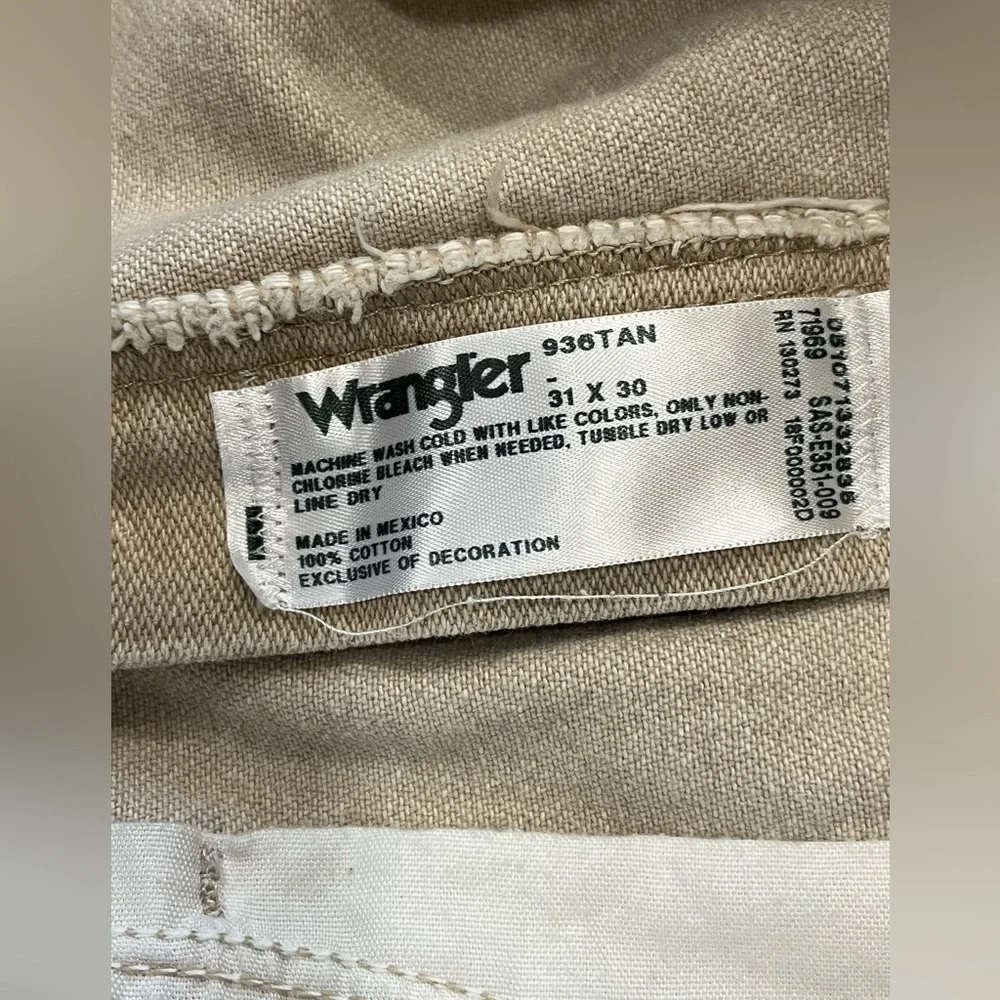 Wrangler Men's 936 tan ranch jeans slacks 31W by 30L